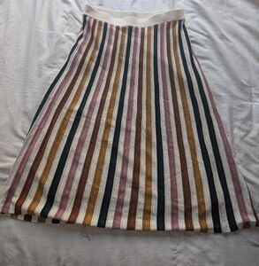 Midi length colorful skirt.